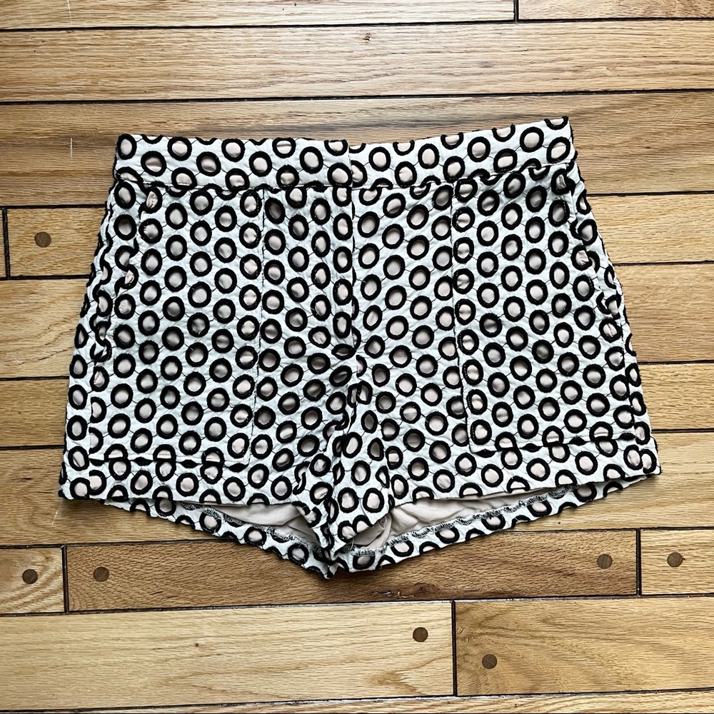 ❎ DONATED ❎
Size 2 💗 JCREW punch eyelet shorts — blush excellent condition